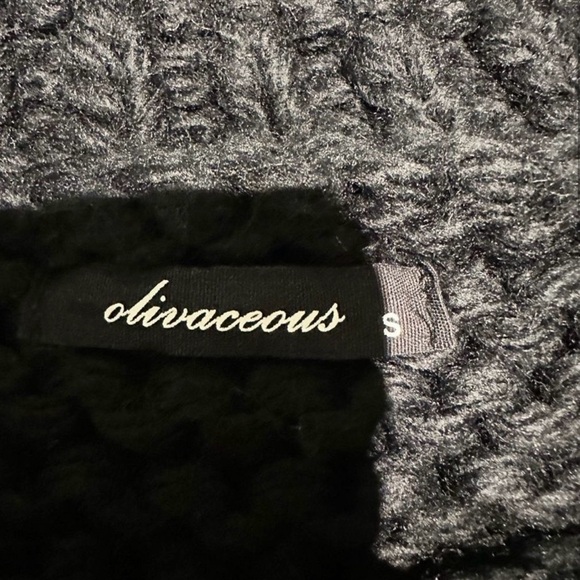 🖤 Black Heavyweight PomPom Small Sweater 🖤 - Picture 6 of 9